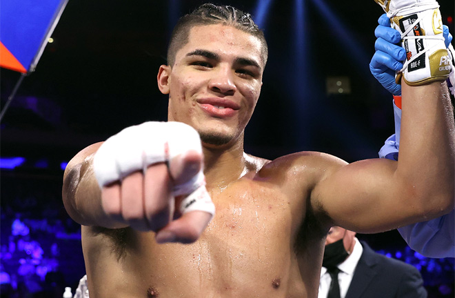 Super welterweight prospect, Zayas returns to action Photo Credit: Mikey Williams / Top Rank via Getty Images