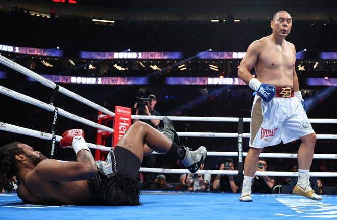 Zhang Zhilei knocked out Scott Alexander in the first round of a heavyweight fight at T-Mobile Arena in Las Vegas. Photo Credit: Ed Mulholland/Matchroom.