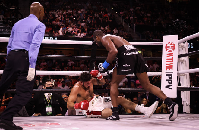 Dubois hasn't fought since a destructive first round stoppage over Joe Cusumano last August Photo Credit: Amanda Westcott/SHOWTIME