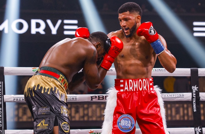 David Morrell Jr stops Henderson in round 4 to stay unbeaten. Photo Credit: Showtime Boxing (Twitter)