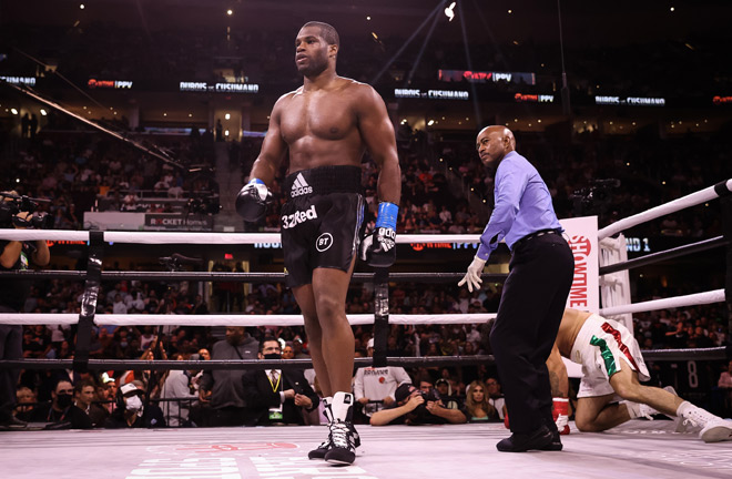 Dubois fights for the first time since stopping Cusumano in August Photo Credit: Amanda Westcott/SHOWTIME