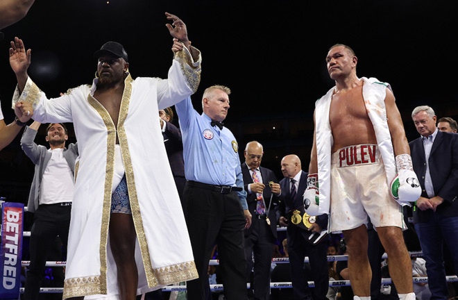 Chisora celebrates after beating Pulev Photo Credit: Mark Robinson/Matchroom Boxing