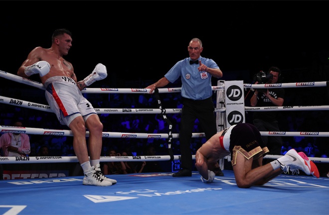 Thompson was forced to climb off the canvas in the final round but dominated throughout Photo Credit: Mark Robinson/Matchroom Boxing