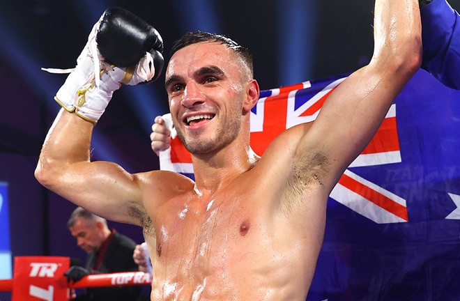 Andrew Moloney returns Photo Credit: Mikey Williams / Top Rank via Getty Images