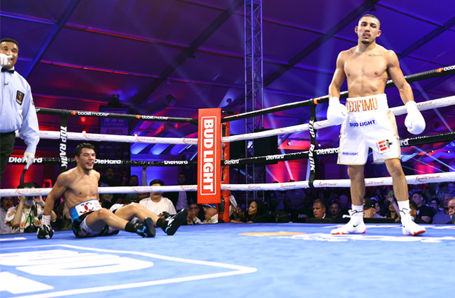 Lopez stopped Campa in the seventh round in August Photo Credit: Mikey Williams / Top Rank via Getty Images