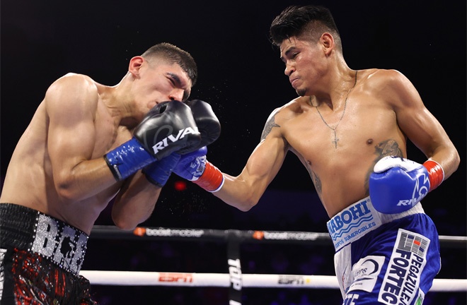 Navarrete knocked out Baez in August Photo Credit: Mikey Williams / Top Rank via Getty Images