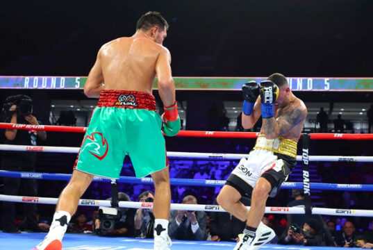 WBO middleweight champion Janibek Alimkhanuly (15-0, 10 KOs) defeated IBF champion Vincenzo Gualtieri (21-1-1, 7 KOs) by a sixth-round TKO. Photo Credit: Mikey Williams / Top Rank Boxing.