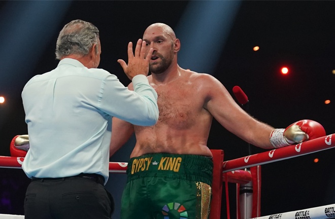 Tyson Fury receiving a count after being dramatically knocked down by Francis Ngannou Credit: Stephen Dunkley/Queensberry Promotions