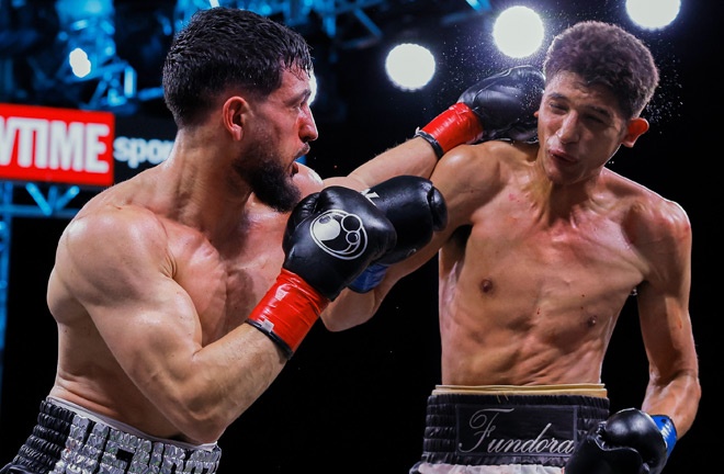 Fundora suffered a crushing defeat to Mendoza (Photo Credit: Esther Lin/SHOWTIME)