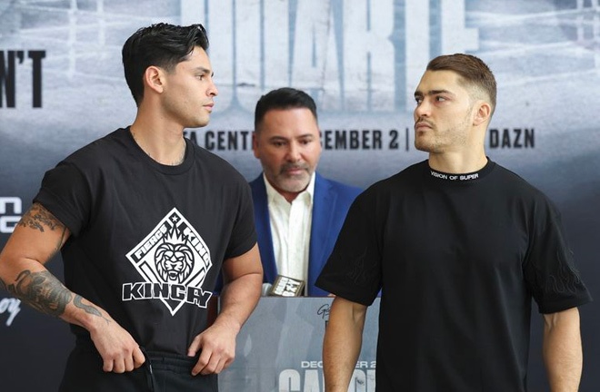 Garcia and Duarte face-to-face ahead of Saturday's fight Photo Credit: Golden Boy/Cris Esqueda