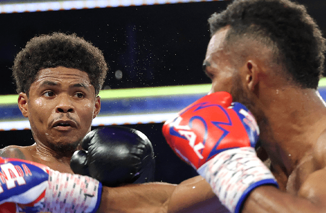 Stevenson edged out De Los Santos in Las Vegas Credit: Mikey Williams / Top Rank
