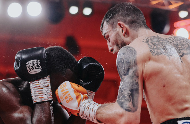 Baraou and Eggington traded feverishly for 12 rounds.  Photo: Wasserman Boxing