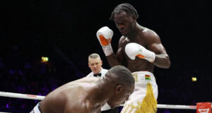 Buatsi and Azeez provided an entertaining domestic dust up at Wembley Arena (Lawrence Lustig, Boxxer)