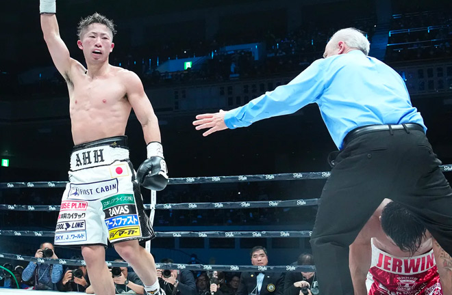 Takuma Inoue brutally knocked out Jerwin Ancajas, retaining the WBA bantamweight belt Photo: Naoki Fukuda / Top Rank