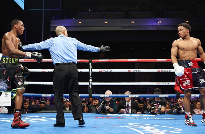 Rising star Schofield had to come through an ill tempered affair. (Photo Credit: Cris Esqueda, Golden Boy)