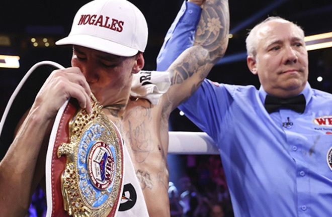 Valdez secured the WBO interim super featherweight title.  Photo: Mikey Williams/Top Rank