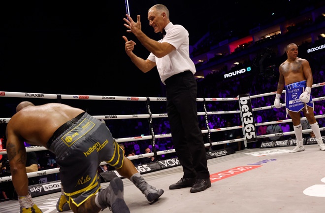 Wardley floored Clarke in the fifth round Photo Credit: Lawrence Lustig/BOXXER