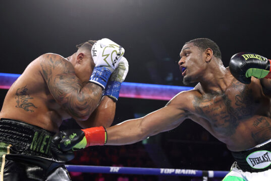 Anderson cruised to victory in Texas. Photo Credit: Mikey Williams Top Rank)