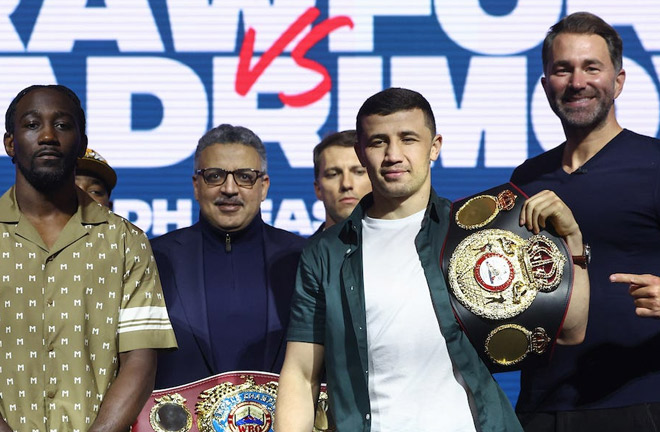 Hearn announced Crawford vs Madrimov for August 3 in Los Angeles, an event presented by Saudi Arabia Photo Credit: Ed Mulholland/Matchroom