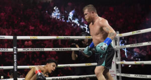 Alvarez proved far too much for the game Munguia (Photo Credit: Associated Press)