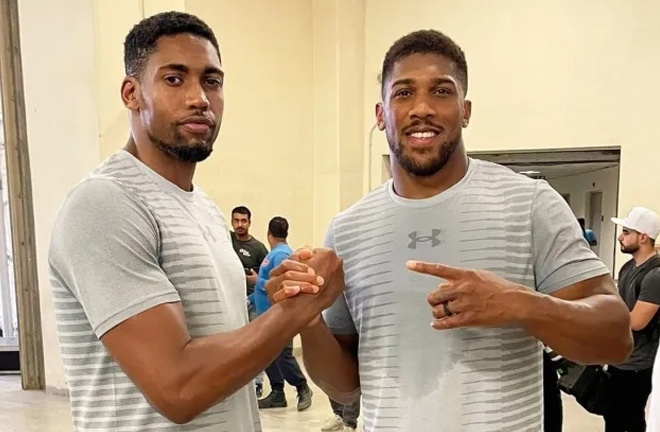 Anthony Joshua has a lookalike called Lewis Sylvester