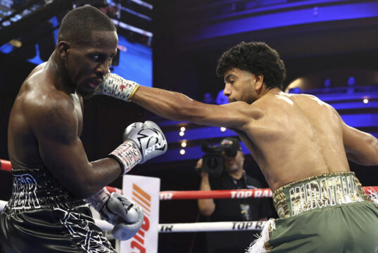 Raymond Muratalla overcame Tevin Farmer with a unanimous decision victory in Las Vegas Photo Credit: Top Rank