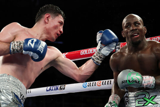 William Zepeda defeated Tevin Farmer for a second time in Cancun Photo Credit: Golden Boy / Cris Esqueda