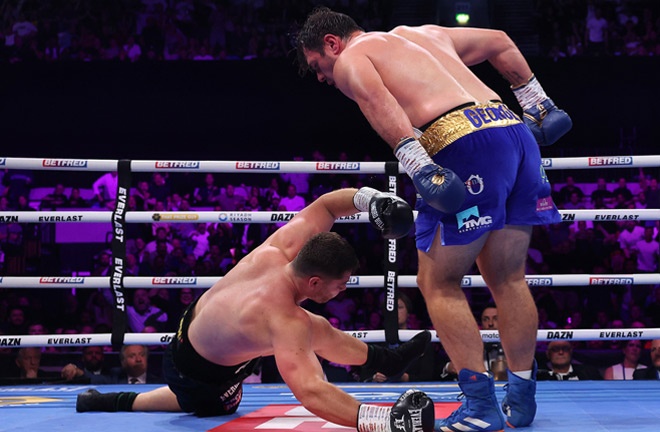 Allen Fisher Fisher in the fifth round photo: Mark Robinson Matchroom Boxing
