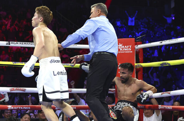 Naoya Inoue ended Ramon Cardenas' brave resistance in the eighth round in Las Vegas on Sunday Photo Credit: Mikey Williams/Top Rank Naoya Inoue ended Ramon Cardenas' brave resistance in the eighth round in Las Vegas on Sunday Photo Credit: Mikey Williams/Top Rank