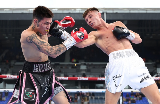 In the attractions of the four-shaped perspective, the Super Feather Wweight Billy Adams (7-0, KO0) won all available sessions against Alexander Morales, Loan: Leigh Dawney/Queensberry.