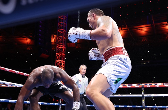 Usyk floored Dubois twice Photo Credit: Queensberry/Leigh Dawney