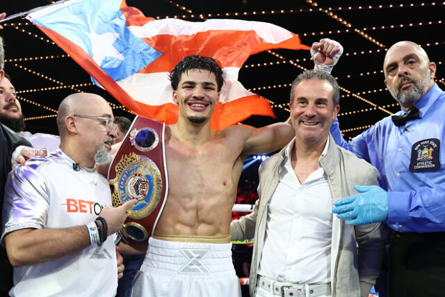 Xandar Zayas returned to the ring in style on Saturday. Credit: Mikey Williams/Top Rank