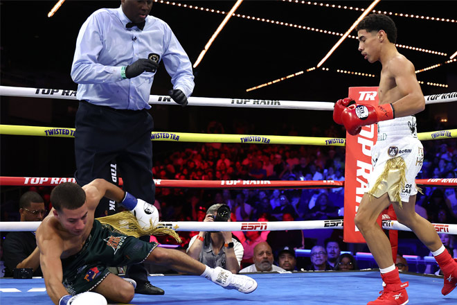 An impressive knockdown on the undercard credit: Mikey Williams/Top Rank