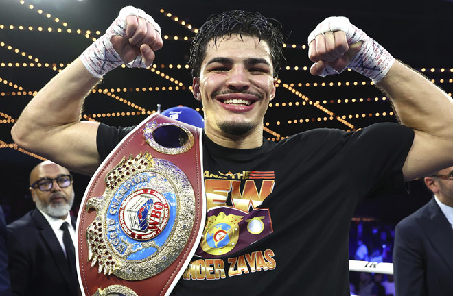 Zayas became the new WBO super welterweight world champion Photo Credit: Mikey Williams/Top Rank