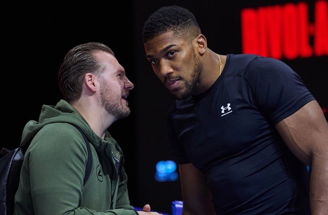 Joshua and Itauma are both trained by Ben Davison Photo Credit: Mark Robinson Matchroom Boxing