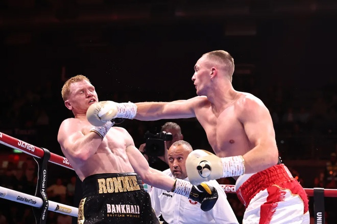 Willy Hutchinson stunned Mark Jeffers in Glasgow. Credit: Leigh Dawney/ Queensberry