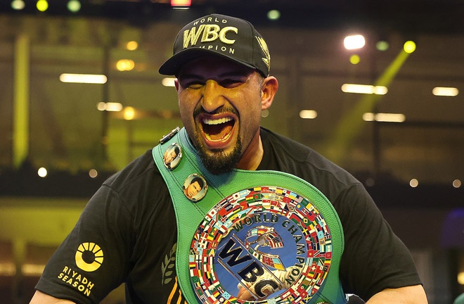 Kabayel defends his WBC interim heavyweight title against Damian Knyba on January 10 Photo Credit: Mark Robinson Matchroom Boxing