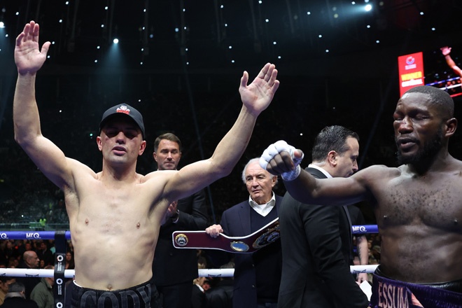 Jack Catterall stopped Ekow Essuman late on merits: Matchroom/Mark Robinson