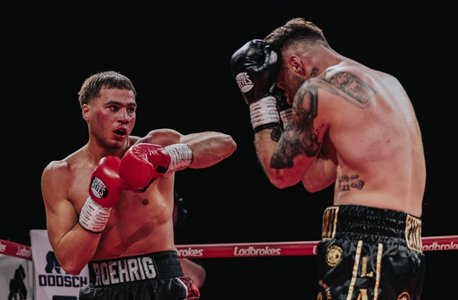Roehrig saw off Clavier in a war Photo Credit: David Cavan/Wasserman Boxing