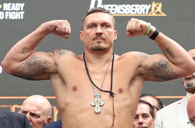 Oleksandr Usyk is no longer the undisputed heavyweight champion Photo Credit: Leigh Dawney/Queensberry