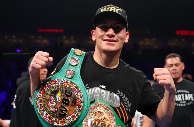 Ortiz Jr retained his WBC interim super welterweight title Photo Credit: Golden Boy Promotions / Cris Esqueda