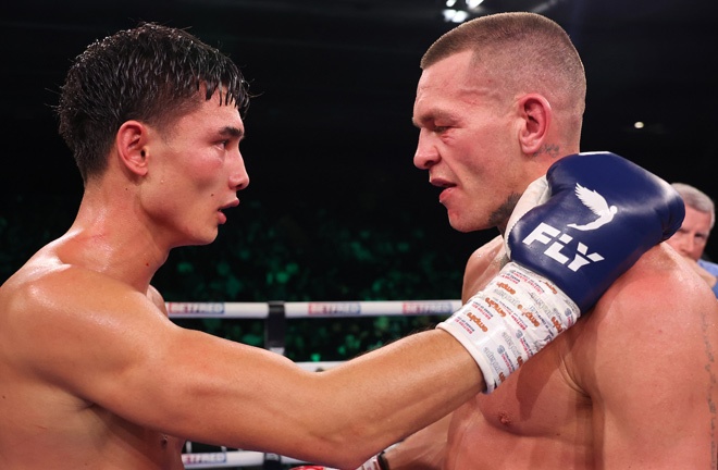 Vuong and Gwynne were held to a draw in their rematch Photo Credit: Mark Robinson Matchroom Boxing