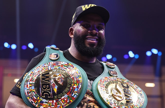 Jack holds the WBC title Photo Credit: Leigh Dawney/Queensberry