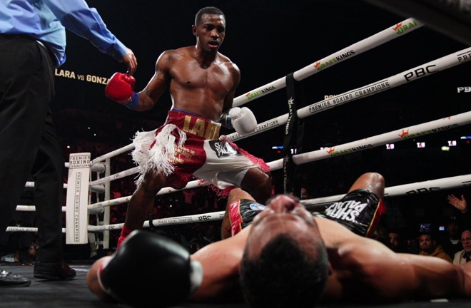 Lara floored Gonzalez twice Photo Credit: Premier Boxing Champions