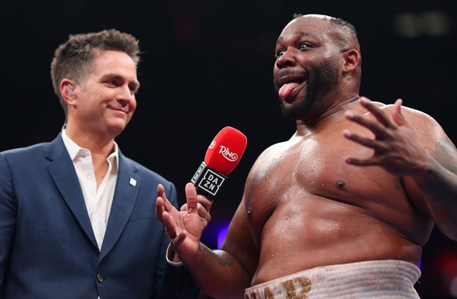 Jarrell Miller saw the funny side after his mid-fight hair malfunction Photo Credit: Cris Esqueda Matchroom Boxing