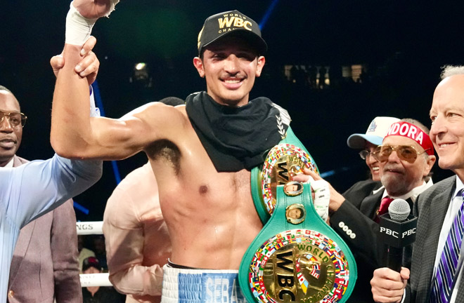 Fundora retained his WBC super welterweight world title Photo Credit: Sean Michael Ham/Premier Boxing Champions