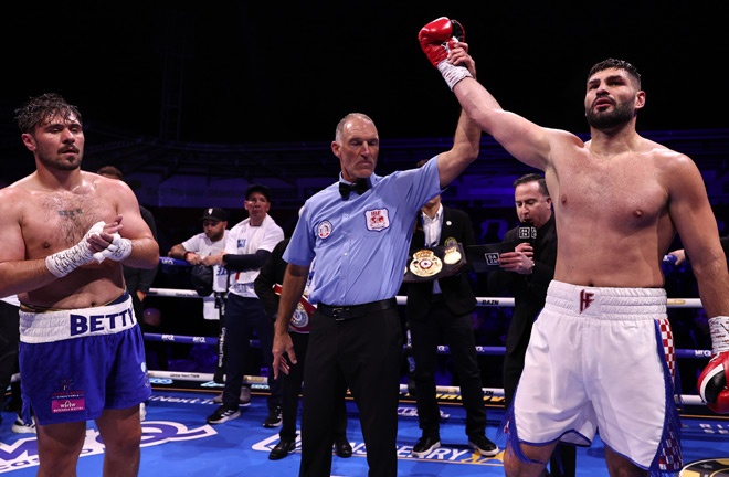 Hrgovic retained Allen at Doncaster. Photo credit: Queensberry, Leigh Dawney