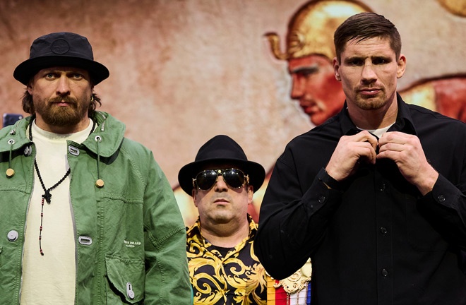 Rico Verhoeven challenges Oleksandr Usyk for his WBC heavyweight world title in Egypt on Saturday Photo Credit: Mark Robinson Matchroom Boxing