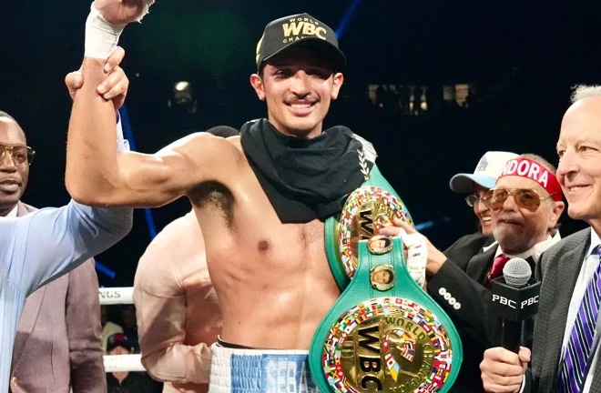 Fundora is the WBC super welterweight champion Photo Credit: Photo Credit: Sean Michael Ham/Premier Boxing Champions