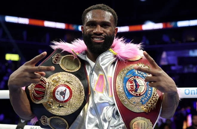 Ennis became the unified WBA and WBO super welterweight world champion Photo Credit: Cris Esqueda Matchroom Boxing
